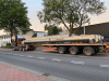 Vrachtwagen met twee transportschroeven opDe laadbak van zo een veertien meter lang